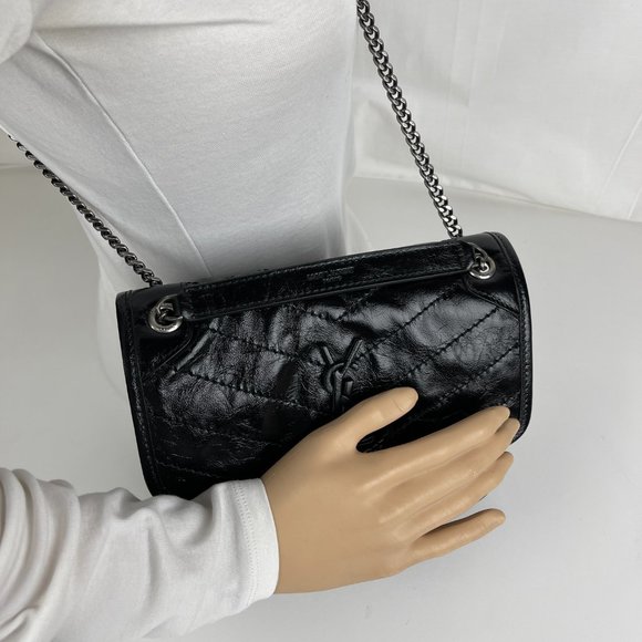 New Saint Laurent Niki Baby Crossbody in Crinkled Leather - Picture 5 of 14